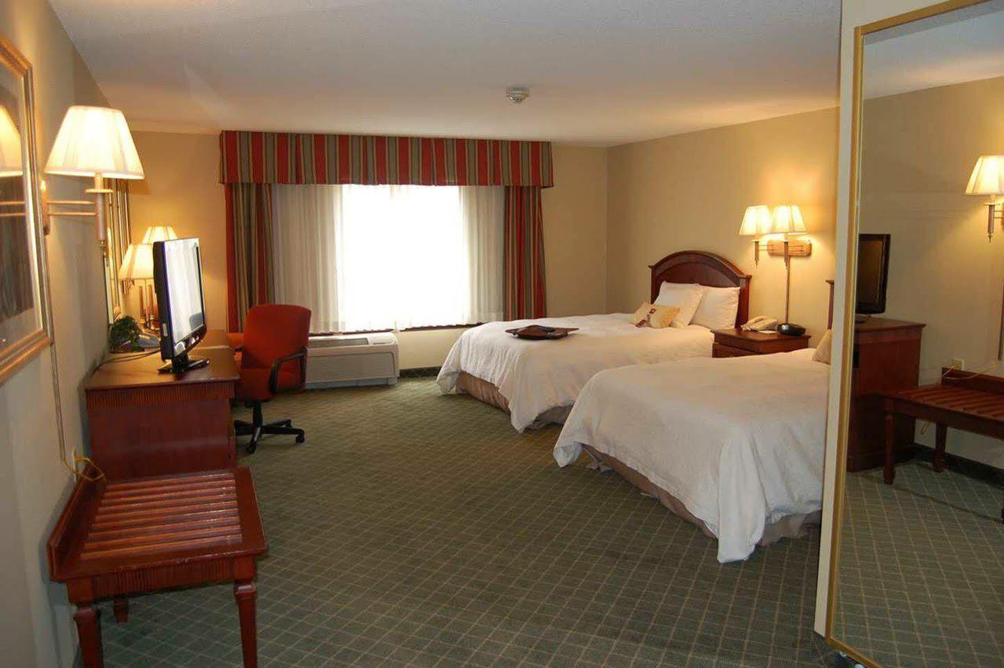 Hampton Inn Stow Exterior photo